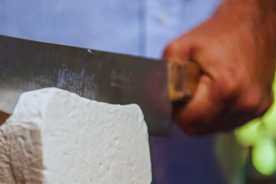 Relanzan el primer queso que ayuda a reducir el colesterol 