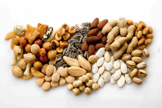 Cuatro beneficios saludables de los frutos secos y semillas 