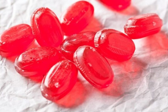 Colorante Rojo 3: ¿Por qué la FDA evalúa prohibir su uso en alimentos? 